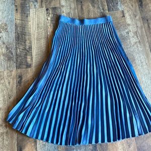 Pleated midi skirt